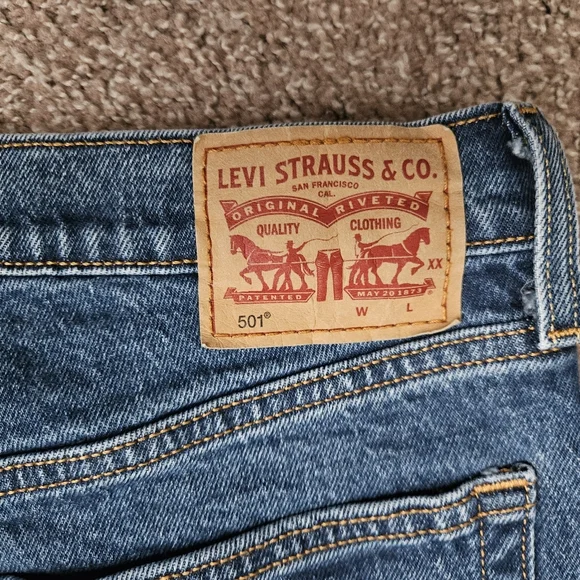 LEVI'S 501 Original Fit Medium Wash Straight Leg High Rise Cropped Jean | SZ W29 - Picture 6 of 10